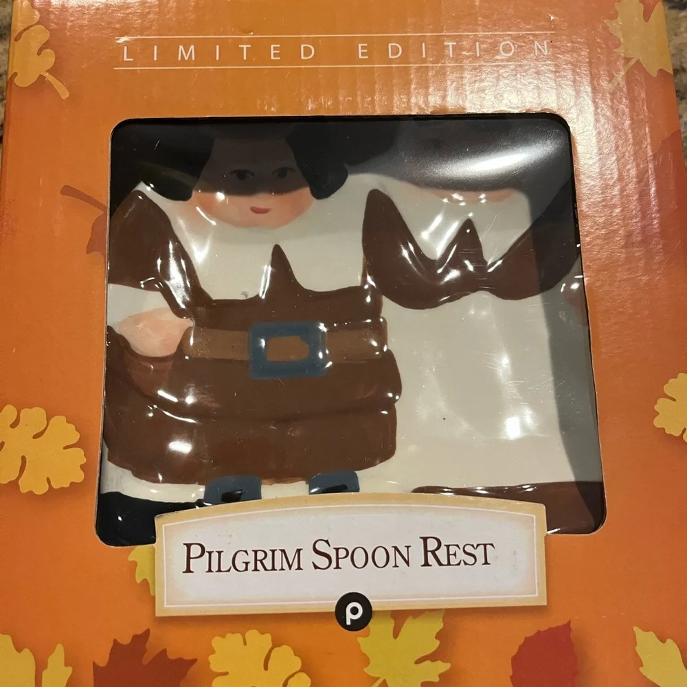 Pilgrim Couple Ceramic Plate - Picture 3 of 3